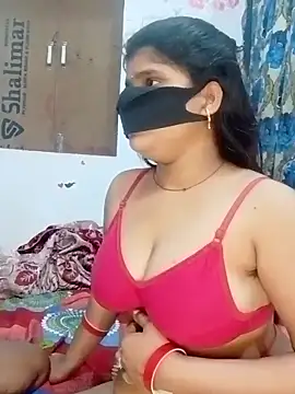 Snapshot of hot_couple_000 chatting on February 28, 8:04 am hot couple 000 online show from February 28, 8:04 am