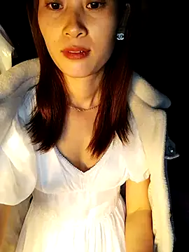 Snapshot of Em_xinh01 chatting on February 10, 11:31 pm Em xinh01 online show from February 10, 11:31 pm