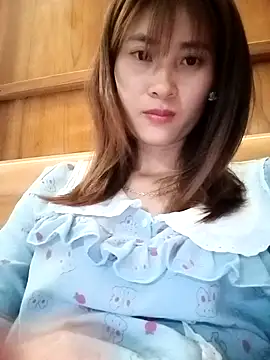 Snapshot of Em_xinh01 chatting on March 2, 4:58 am Em xinh01 online show from March 2, 4:58 am