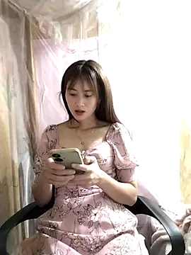Snapshot of Em_xinh01 chatting on April 3, 10:52 pm Em xinh01 online show from April 3, 10:52 pm