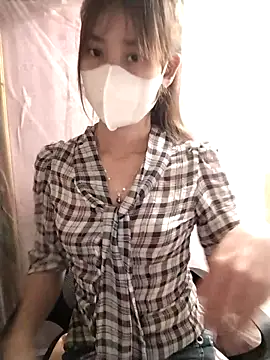 Snapshot of Em_xinh01 chatting on April 6, 2:29 pm Em xinh01 online show from April 6, 2:29 pm