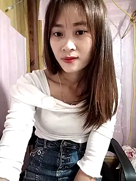 Snapshot of Em_xinh01 chatting on May 3, 11:00 pm Em xinh01 online show from May 3, 11:00 pm
