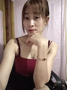 Snapshot of Em_xinh01 chatting on May 20, 12:44 pm Em xinh01 online show from May 20, 12:44 pm