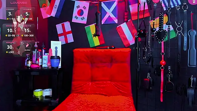 Snapshot of Loana_bdsm chatting on June 27, 2:49 am Loana bdsm online show from June 27, 2:49 am