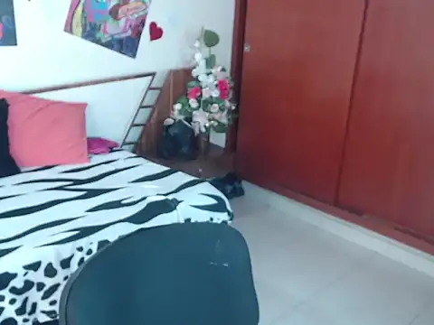 EmmilyConnor online show from November 24, 1:44 pm