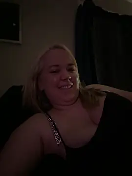 Snapshot of SilverSeductress chatting on January 10, 9:55 am SilverSeductress online show from January 10, 9:55 am