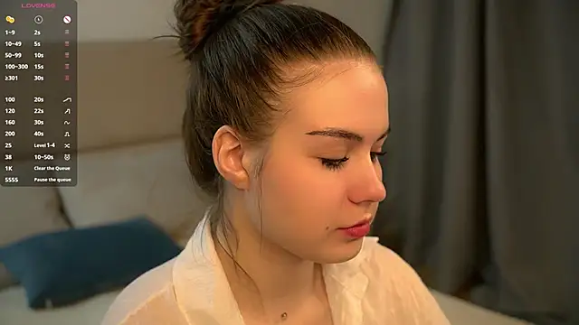 LoreeScialdone online show from November 15, 6:15 pm