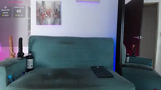 evelinmartinez online show from May 26, 7:43 pm