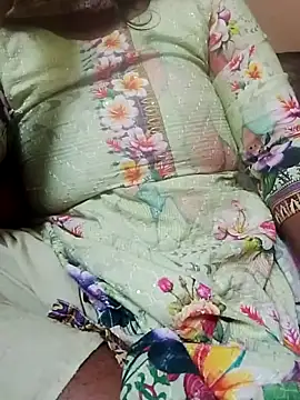 Liza0103 online show from May 4, 9:49 am
