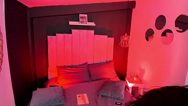 mia jagger online show from February 18, 7:54 pm