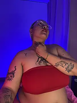 Snapshot of pinkbaddie777 chatting on February 1, 3:27 am pinkbaddie777 online show from February 1, 3:27 am