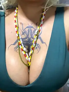 Snapshot of pinkbaddie777 chatting on February 7, 7:45 am pinkbaddie777 online show from February 7, 7:45 am