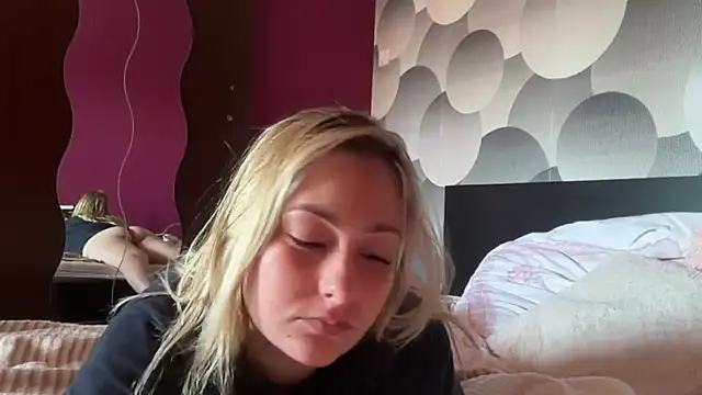 Snapshot of EngelHelene chatting on July 19, 11:47 am EngelHelene online show from July 19, 11:47 am