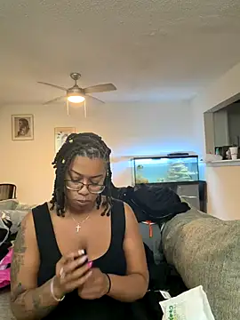 Snapshot of bbbdent chatting on October 30, 7:36 pm bbbdent online show from October 30, 7:36 pm