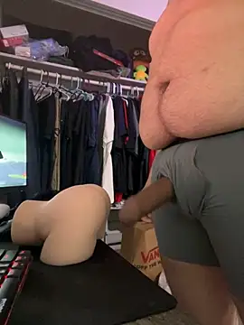 Snapshot of bigboy947 chatting on March 8, 8:51 am bigboy947 online show from March 8, 8:51 am