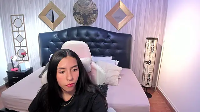 shirley sweet  online show from November 1, 8:44 pm