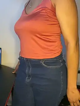 Snapshot of Lisa_Najdi chatting on October 27, 10:25 pm Lisa Najdi online show from October 27, 10:25 pm