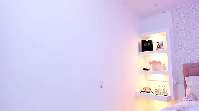 KatieBoison online show from November 10, 7:46 pm