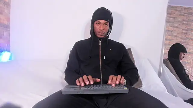 Snapshot of for_itan chatting on February 2, 1:10 pm for itan online show from February 2, 1:10 pm