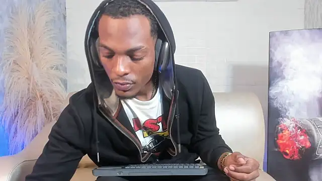 Snapshot of for_itan chatting on February 3, 1:16 pm for itan online show from February 3, 1:16 pm