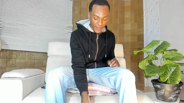 Snapshot of for_itan chatting on March 1, 12:29 pm for itan online show from March 1, 12:29 pm