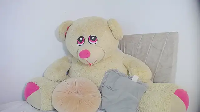 little emiily  online show from November 4, 11:53 am