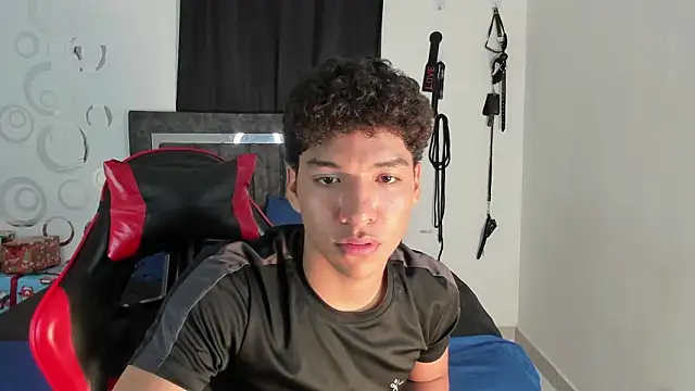 Snapshot of Maximiliano_Khalil chatting on January 16, 8:35 pm Maximiliano Khalil online show from January 16, 8:35 pm