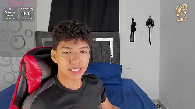 Snapshot of Maximiliano_Khalil chatting on February 8, 8:12 pm Maximiliano Khalil online show from February 8, 8:12 pm