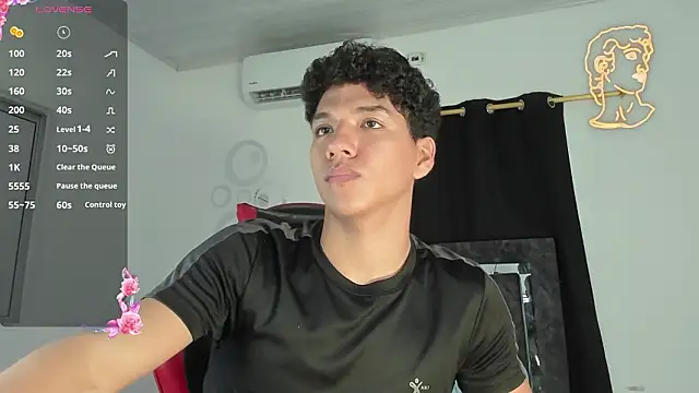 Snapshot of Maximiliano_Khalil chatting on March 6, 7:21 pm Maximiliano Khalil online show from March 6, 7:21 pm