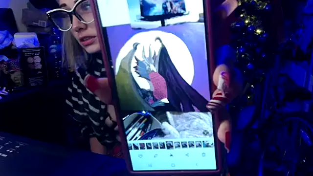 DaniDoodles420 online show from December 19, 11:45 pm