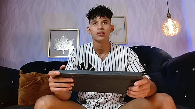 KamiSuarez online show from November 6, 6:20 pm