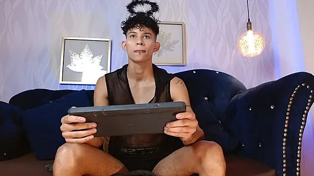 KamiSuarez online show from November 8, 1:22 pm