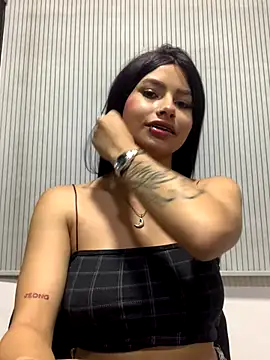 Snapshot of Kim_Luna1 chatting on December 14, 8:41 am Kim Luna1 online show from December 14, 8:41 am