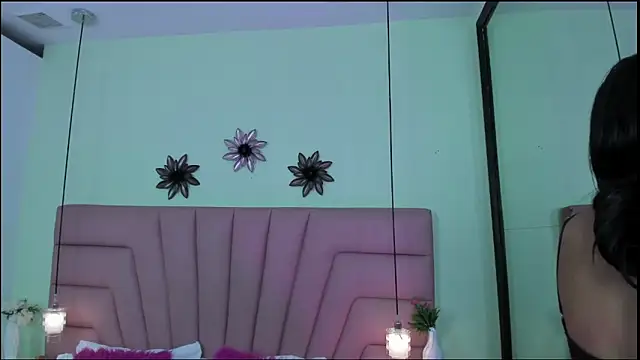 Kim Luna1 online show from March 15, 12:00 pm