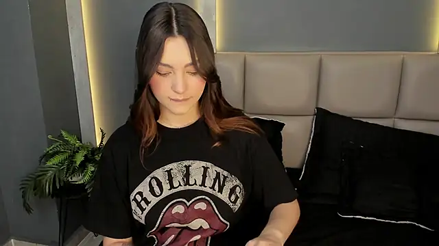 Snapshot of DakotaRussell_ chatting on December 14, 12:32 pm DakotaRussell online show from December 14, 12:32 pm