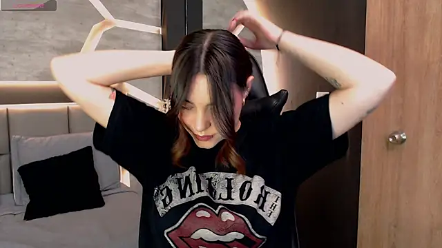 Snapshot of DakotaRussell_ chatting on December 21, 1:18 pm DakotaRussell online show from December 21, 1:18 pm