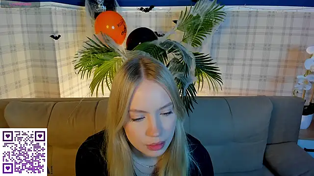 Snapshot of Melanie_Ryer chatting on October 30, 1:07 am Melanie Ryer online show from October 30, 1:07 am