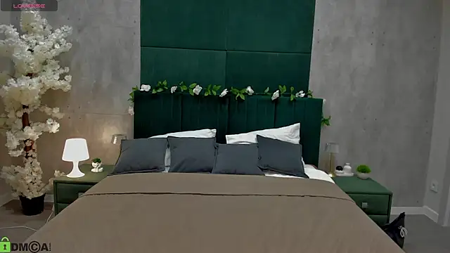 Melanie Ryer online show from November 28, 12:57 am