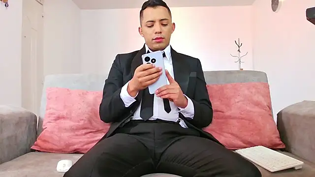 Mike Fetiche online show from November 29, 3:37 pm