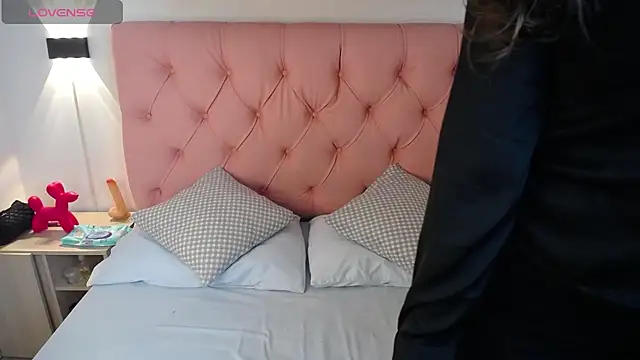 victoria 243 online show from November 21, 2:21 am