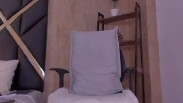 jackfoden01 online show from October 31, 4:02 am