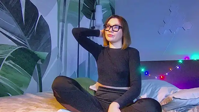 R I N A online show from November 8, 1:06 am