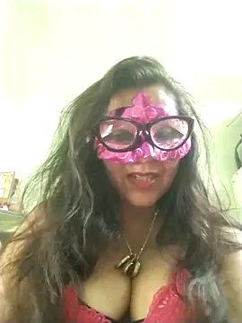 Snapshot of LOVE__RANI chatting on November 2, 6:21 pm LOVE RANI online show from November 2, 6:21 pm