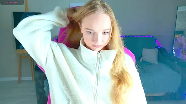 Shawty Mia online show from December 4, 2:04 pm