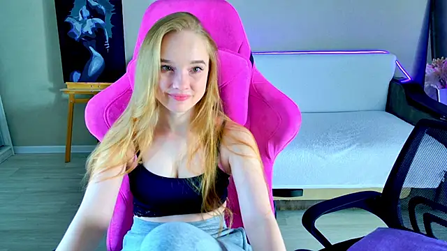 Shawty Mia online show from March 25, 6:58 pm