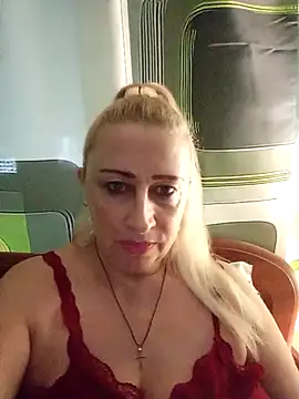 Snapshot of Esenia505 chatting on December 14, 9:36 am Esenia505 online show from December 14, 9:36 am