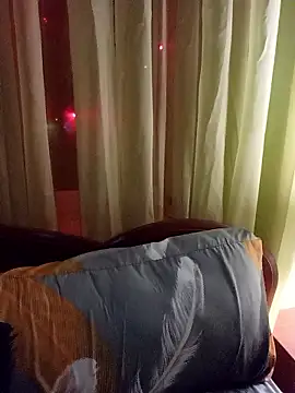 Snapshot of Esenia505 chatting on January 9, 8:32 pm Esenia505 online show from January 9, 8:32 pm