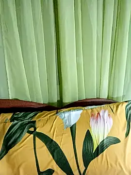 Snapshot of Esenia505 chatting on February 27, 6:30 pm Esenia505 online show from February 27, 6:30 pm