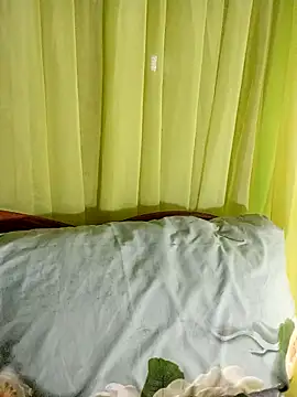 Snapshot of Esenia505 chatting on March 8, 2:43 pm Esenia505 online show from March 8, 2:43 pm