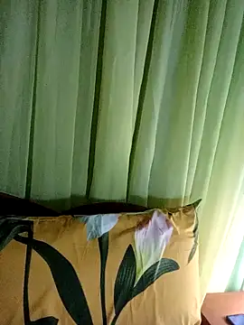 Snapshot of Esenia505 chatting on March 26, 6:52 am Esenia505 online show from March 26, 6:52 am